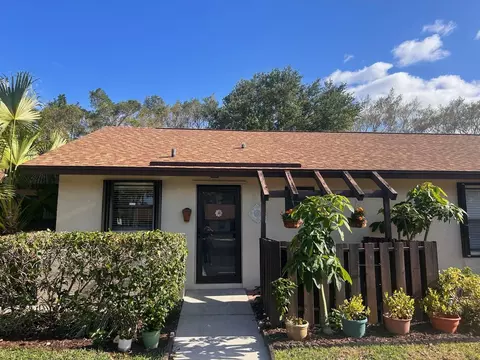 30 Via De Casas Norte H, Boynton Beach, FL 33426