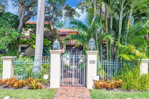 424 Royal Plaza Dr, Fort Lauderdale, FL 33301