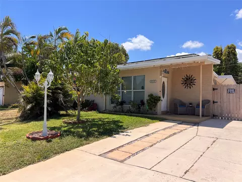 4051 NE 12th Ter, Pompano Beach, FL 33064