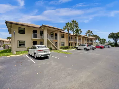 5571 Lakeside Dr #101, Margate, FL 33063