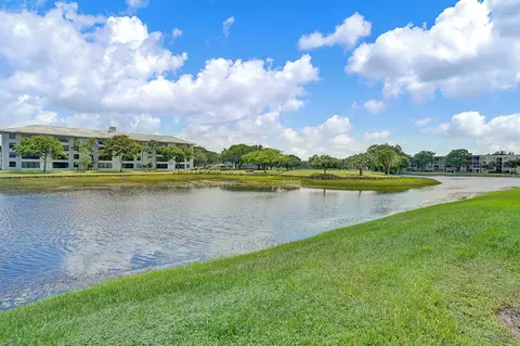 1518 Whitehall Dr #102, Davie, FL 33324