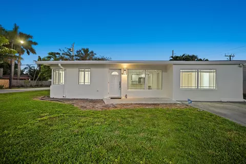 1490 NE 30th St, Pompano Beach, FL 33064 photo 2