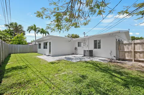 1490 NE 30th St, Pompano Beach, FL 33064 photo 13