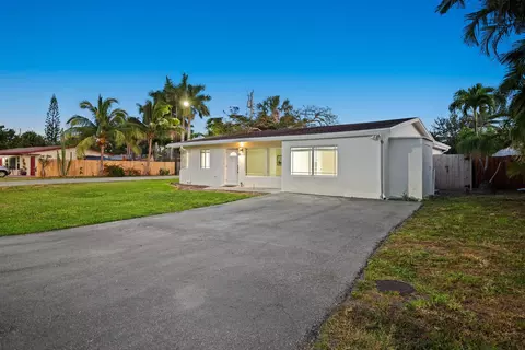 1490 NE 30th St, Pompano Beach, FL 33064 photo 4