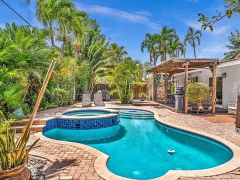 32 NE 27th Dr, Wilton Manors, FL 33334