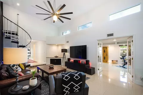 811 SW 18th St, Fort Lauderdale, FL 33315