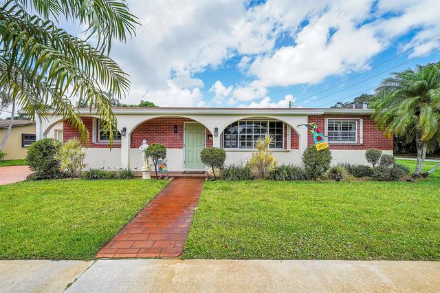 2705 Roosevelt St, Hollywood, FL 33020