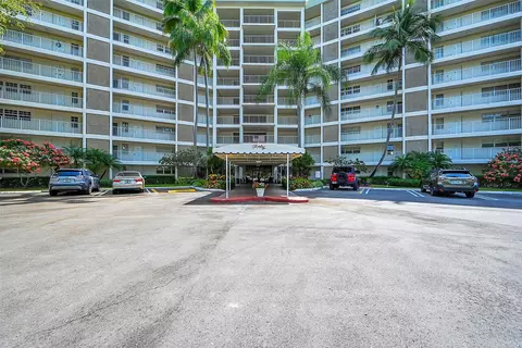 3051 N Course Dr #508, Pompano Beach, FL 33069