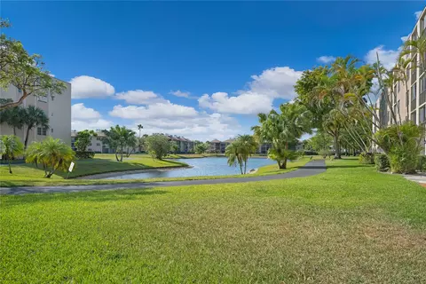7860 NW 50th St #108, Lauderhill, FL 33351
