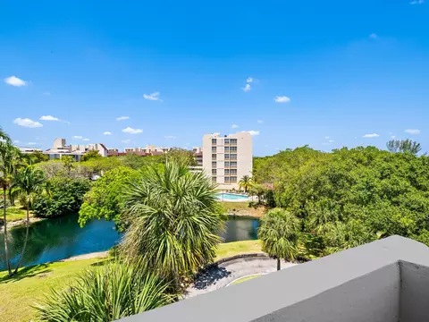 6901 Environ Blvd #4A, Lauderhill, FL 33319
