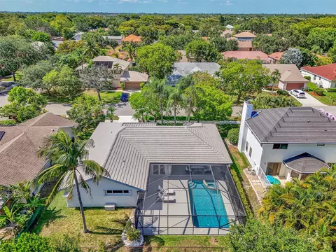 4550 NW 49th Ct, Coconut Creek, FL 33073