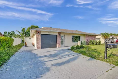 6608 NW 76th Ct, Tamarac, FL 33321