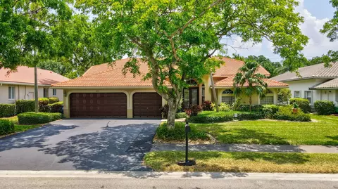 4857 Kensington Cir, Coral Springs, FL 33076