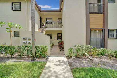 4520 Carambola Cir S #27277, Coconut Creek, FL 33066