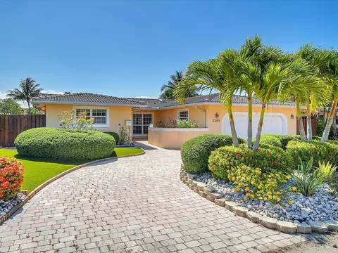 2149 NE 19th Ave, Wilton Manors, FL 33305