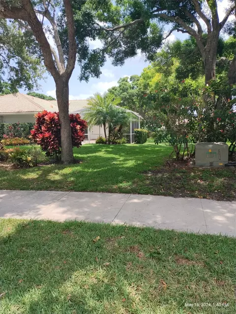 2104 Pin Oak Ct, Palm Beach Gardens, FL 33410