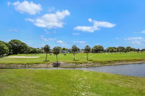 7608 NW 18th St #203, Margate, FL 33063