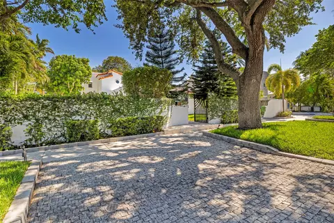 820 SE 8th St, Fort Lauderdale, FL 33316
