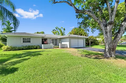 9966 NW 17th St, Coral Springs, FL 33071
