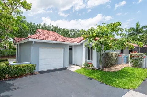 1401 Seagrape Cr, Weston, FL 33326