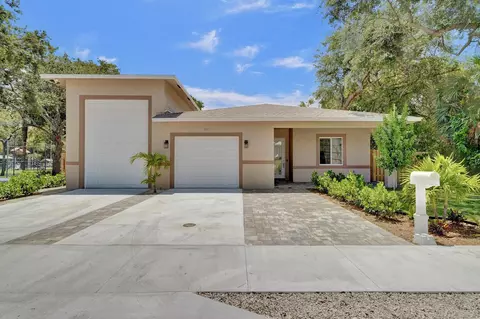 218 SW 1st Ave, Dania Beach, FL 33004