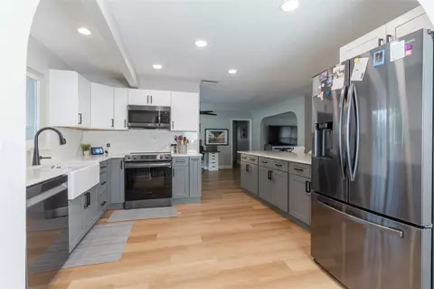 2705 NW 83rd Ter, Coral Springs, FL 33065