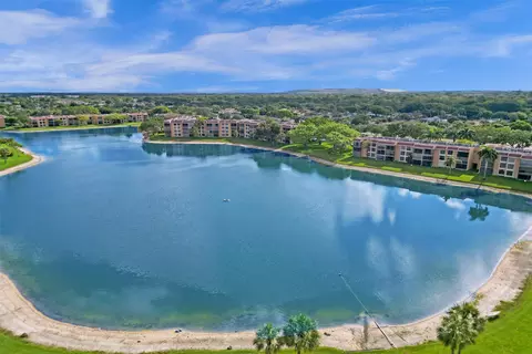 6303 Coral Lake Dr #103, Margate, FL 33063