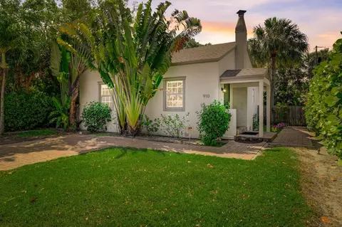 910 Upland Rd, West Palm Beach, FL 33401