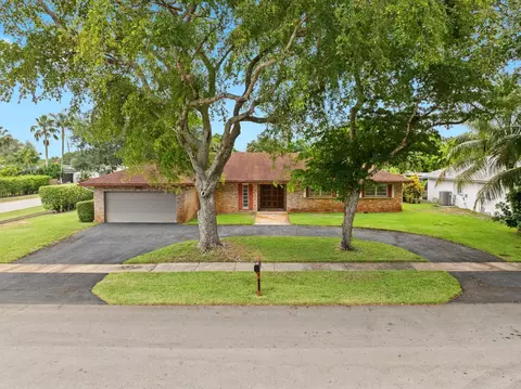 1451 SW 68th Ave, Plantation, FL 33317