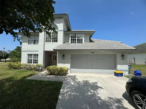 7657 Briar Cliff Cir, Greenacres, FL 33467