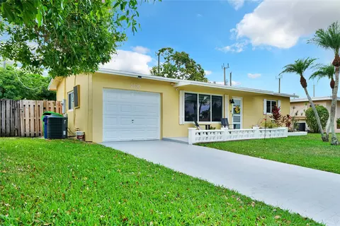 2830 NW 83rd Ter, Sunrise, FL 33322