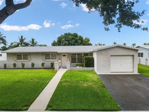 8480 NW 17th Ct, Pembroke Pines, FL 33024