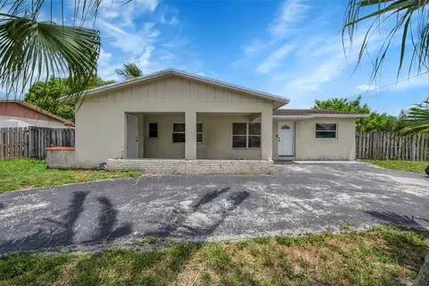 7801 SW 9th St, North Lauderdale, FL 33068