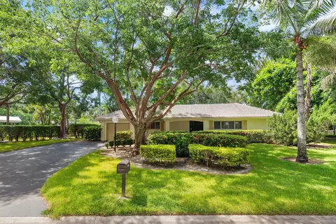 900 Cypress Grove Dr #V-74, Pompano Beach, FL 33069