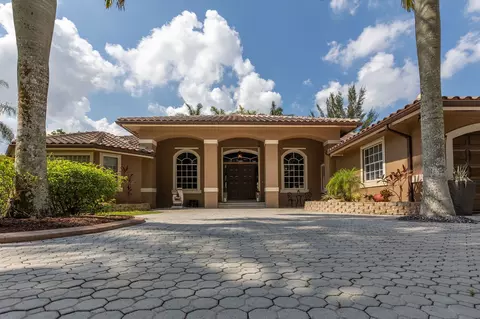 4490 SW 107th Way, Davie, FL 33328