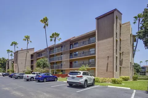 370 NW 76th Ave #202, Margate, FL 33063