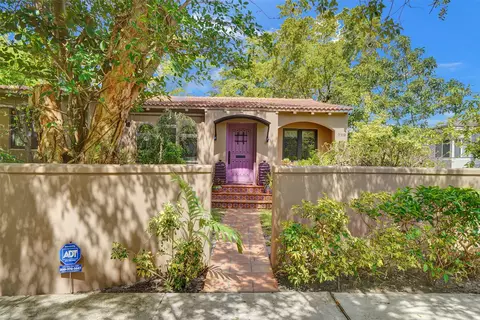 729 NE 18th Ave, Fort Lauderdale, FL 33304