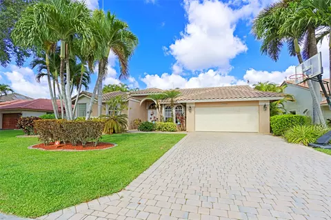 5709 NW 46th Dr, Coral Springs, FL 33067