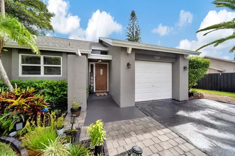 7327 NW 38th Ct, Coral Springs, FL 33065