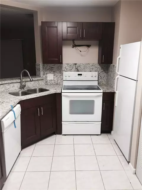 767 Villa Portofino Cir, Deerfield Beach, FL 33442