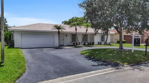 1207 NW 84th Dr, Coral Springs, FL 33071
