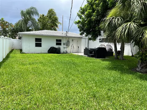 141 NW 45th St, Oakland Park, FL 33309