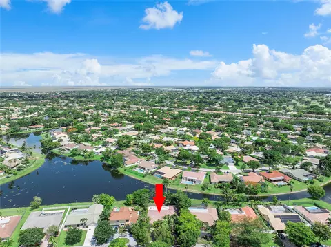 10899 NW 17th Pl, Coral Springs, FL 33071