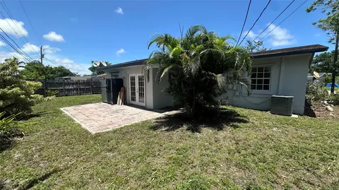 2541 NE 11th Ter, Pompano Beach, FL 33064 photo 16