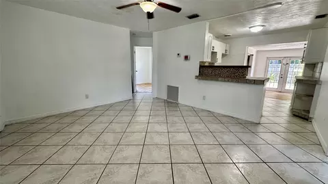 2541 NE 11th Ter, Pompano Beach, FL 33064 photo 2