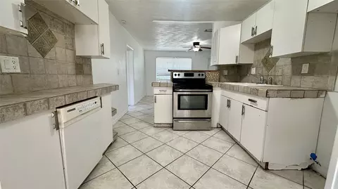2541 NE 11th Ter, Pompano Beach, FL 33064
