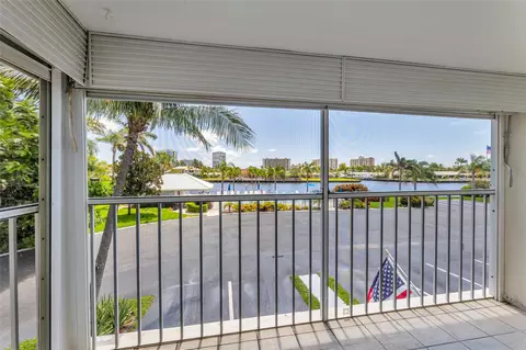 6523 Bay Club Dr #6523-4, Fort Lauderdale, FL 33308