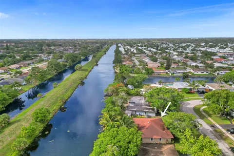 7802 NW 66th Ter, Tamarac, FL 33321
