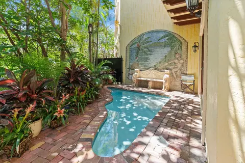 216 SE 10th Ter #216, Fort Lauderdale, FL 33301