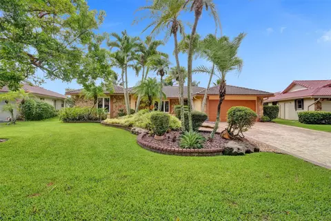 11010 NW 5th Mnr, Coral Springs, FL 33071